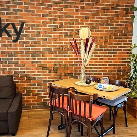 Studio Hikoki Динан Экстерьер фото